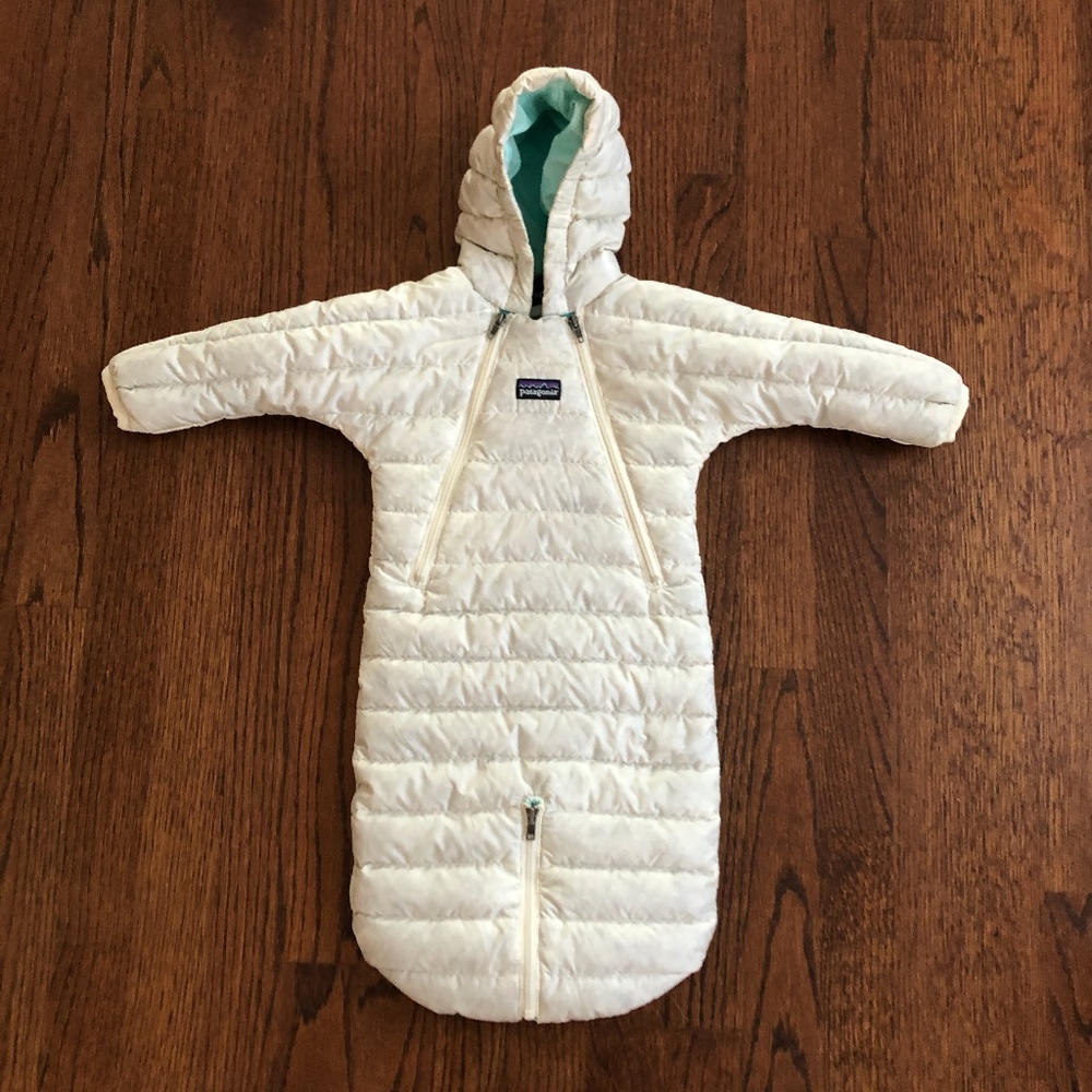 Patagonia cream / white down baby bunting, 0-3M